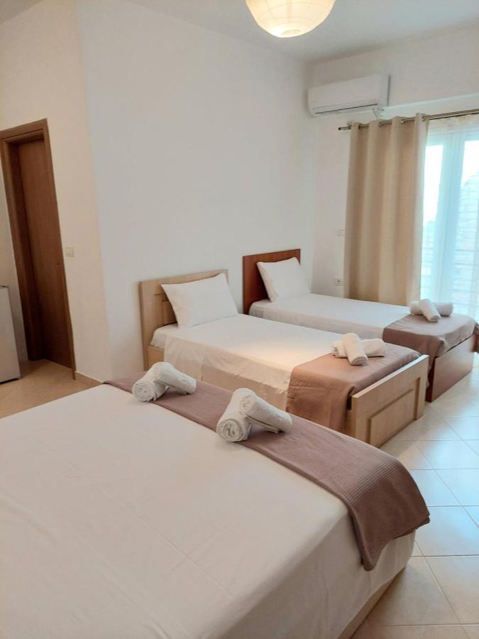 Elizabeth Apartments Himare Exteriör bild