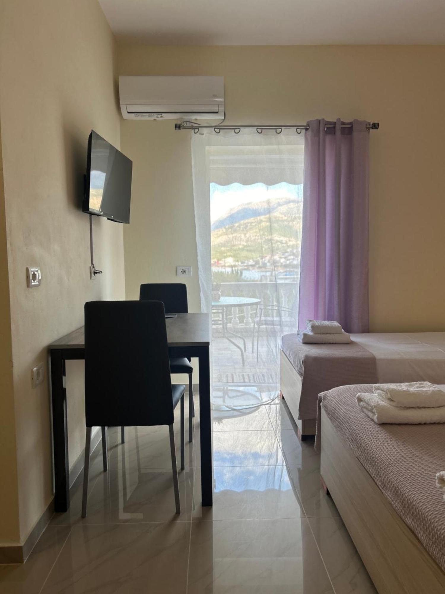 Elizabeth Apartments Himare Exteriör bild